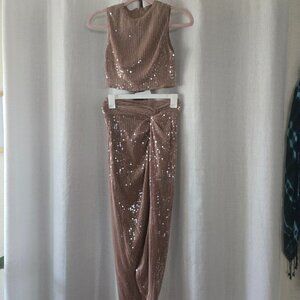 Rose Flesh Sequin Two-Piece Evening Dress – Form-Fitting & Fierce